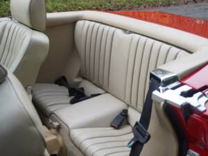 Image 18/22 of Mercedes-Benz 500 SL (1988)