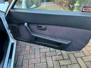 Image 19/45 of Porsche 944 Turbo (1985)