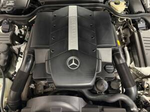 Image 5/17 de Mercedes-Benz SL 500 (1999)