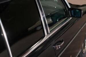 Image 26/64 of Mercedes-Benz 230/6 LWB (1976)
