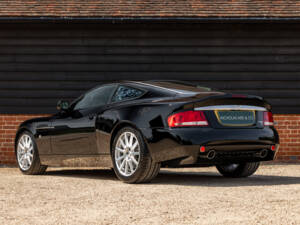 Image 3/56 of Aston Martin V12 Vanquish S (2005)