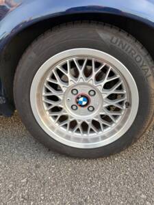 Bild 25/55 von BMW 320i (1991)