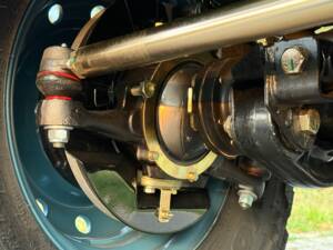 Image 27/33 de Land Rover Defender 90 (1997)