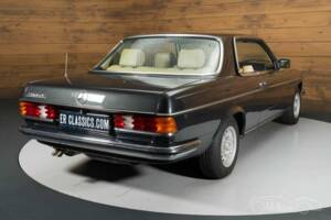 Immagine 15/19 di Mercedes-Benz 280 CE (1977)