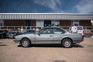 Bild 43/50 von BMW 635 CSi (1984)