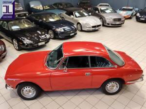 Bild 4/79 von Alfa Romeo 2000 GT Veloce (1971)