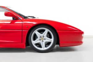 Afbeelding 25/40 van Ferrari F 355 Berlinetta (1996)
