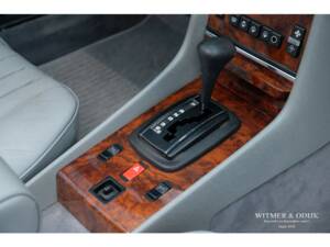 Imagen 12/28 de Mercedes-Benz 380 SL (1984)