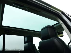 Image 46/50 of Land Rover Range Rover Vogue SDV8 (2019)