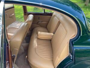 Image 14/35 de Jaguar Mk II 3.8 (1961)