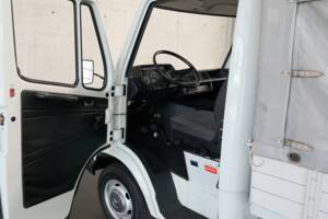 Image 28/43 of Mercedes-Benz T1 208 (1981)