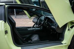 Image 24/38 of Lamborghini Murciélago LP640 (2008)