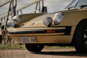 Image 6/77 de Porsche 911 2.7 S (1974)