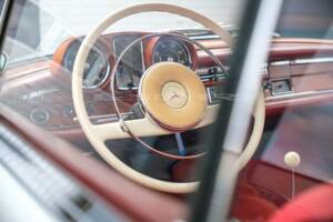 Image 20/24 de Mercedes-Benz 220 SE b (1963)