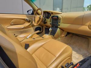Bild 13/14 von Porsche 911 Carrera 4 (2001)