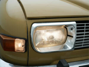 Immagine 13/33 di Saab 96 V4 (1972)