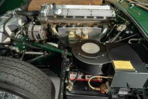 Image 19/19 of Jaguar E-Type (1970)