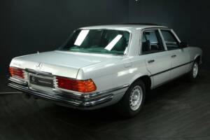 Image 2/29 of Mercedes-Benz 280 SE (1977)