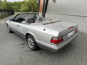Bild 20/50 von Mercedes-Benz E 320 (1995)
