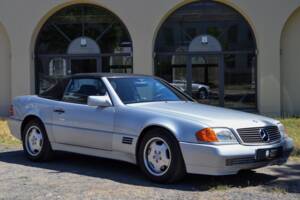 Image 22/50 of Mercedes-Benz 300 SL (1991)