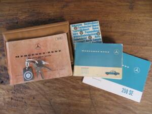 Image 17/17 de Mercedes-Benz 250 SE (1966)