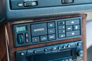 Image 33/45 of Mercedes-Benz 500 SL (1990)