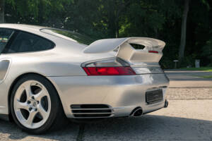 Image 24/51 of Porsche 911 GT2 (2001)