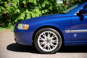 Image 19/50 of Volvo V 70 2.4 (2006)