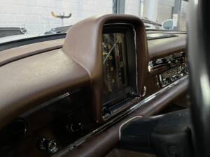 Image 17/29 de Mercedes-Benz 230 S (1965)