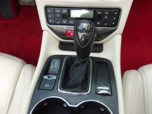 Image 66/99 of Maserati GranCabrio Sport (2015)
