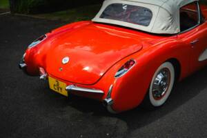 Image 11/34 of Chevrolet Corvette (1957)