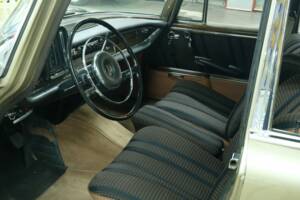 Image 29/50 of Mercedes-Benz 300 SE (1964)