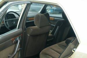 Bild 49/50 von Mercedes-Benz 280 SE (1980)