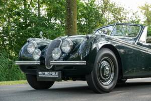 Image 32/50 of Jaguar XK 120 DHC (1953)