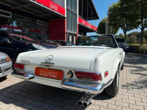 Image 6/42 of Mercedes-Benz 280 SL (1968)