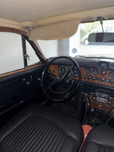 Image 45/51 of Jaguar 420 (1967)