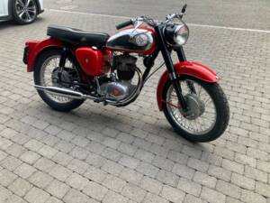 Immagine 4/7 di BSA B 40 (1963)