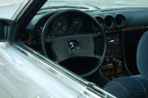 Image 32/50 de Mercedes-Benz 500 SLC (1981)