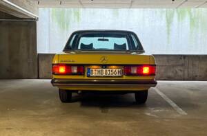 Image 36/139 of Mercedes-Benz 240 D (1978)