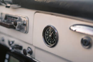 Image 27/42 of Mercedes-Benz 190 SL (1961)