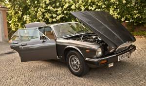 Image 20/50 of Jaguar XJ 12 (1988)