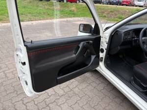 Immagine 19/26 di Volkswagen Golf III 1.8 (1993)