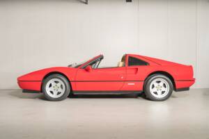 Afbeelding 6/32 van Ferrari 328 GTS (1985)
