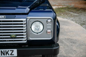 Image 13/50 de Land Rover Defender 90 Td5 (2003)