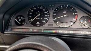 Immagine 10/53 di BMW 320i (1989)