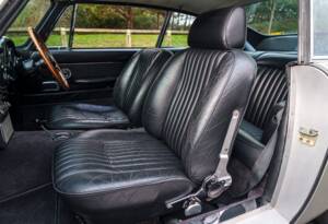 Bild 26/27 von Aston Martin DB 6 Mk II (1971)