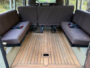 Bild 15/31 von Land Rover Defender 110 (2005)