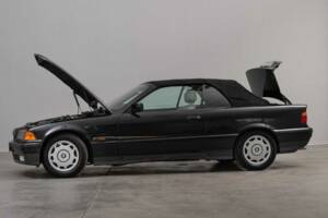 Afbeelding 43/46 van BMW 318i (1995)