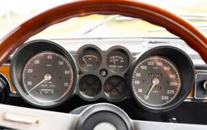 Image 42/53 of Alfa Romeo 2000 GT Veloce (1975)
