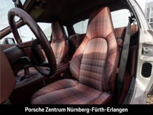 Immagine 31/39 di Porsche 944 Turbo (1988)